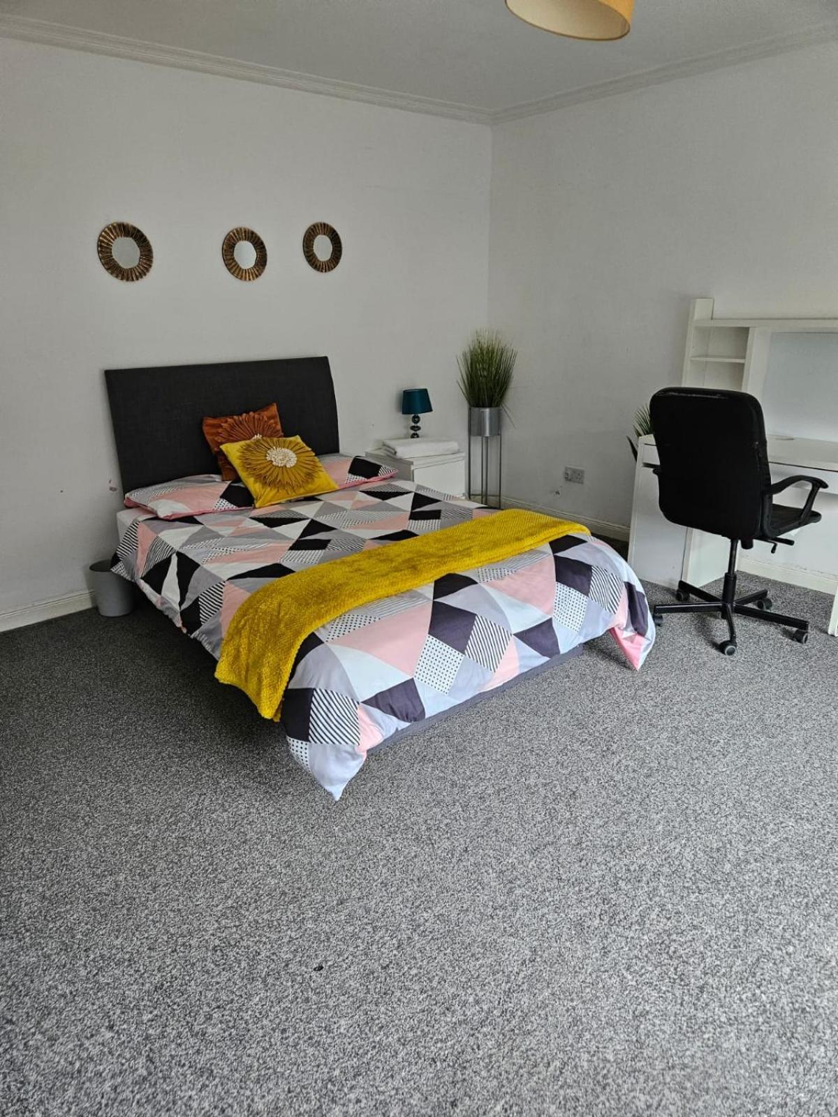 Double Room Close To Headingley Stadium 利兹 外观 照片
